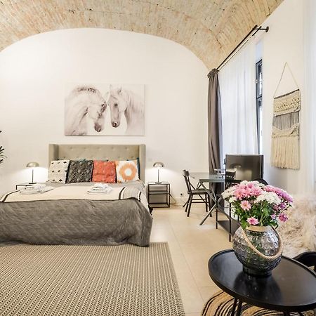 Urban Stable Luxury Apartments 布达佩斯 外观 照片