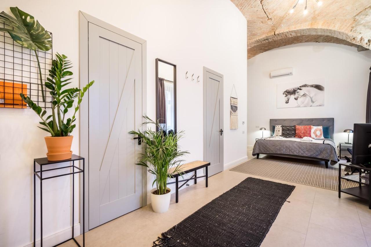 Urban Stable Luxury Apartments 布达佩斯 外观 照片