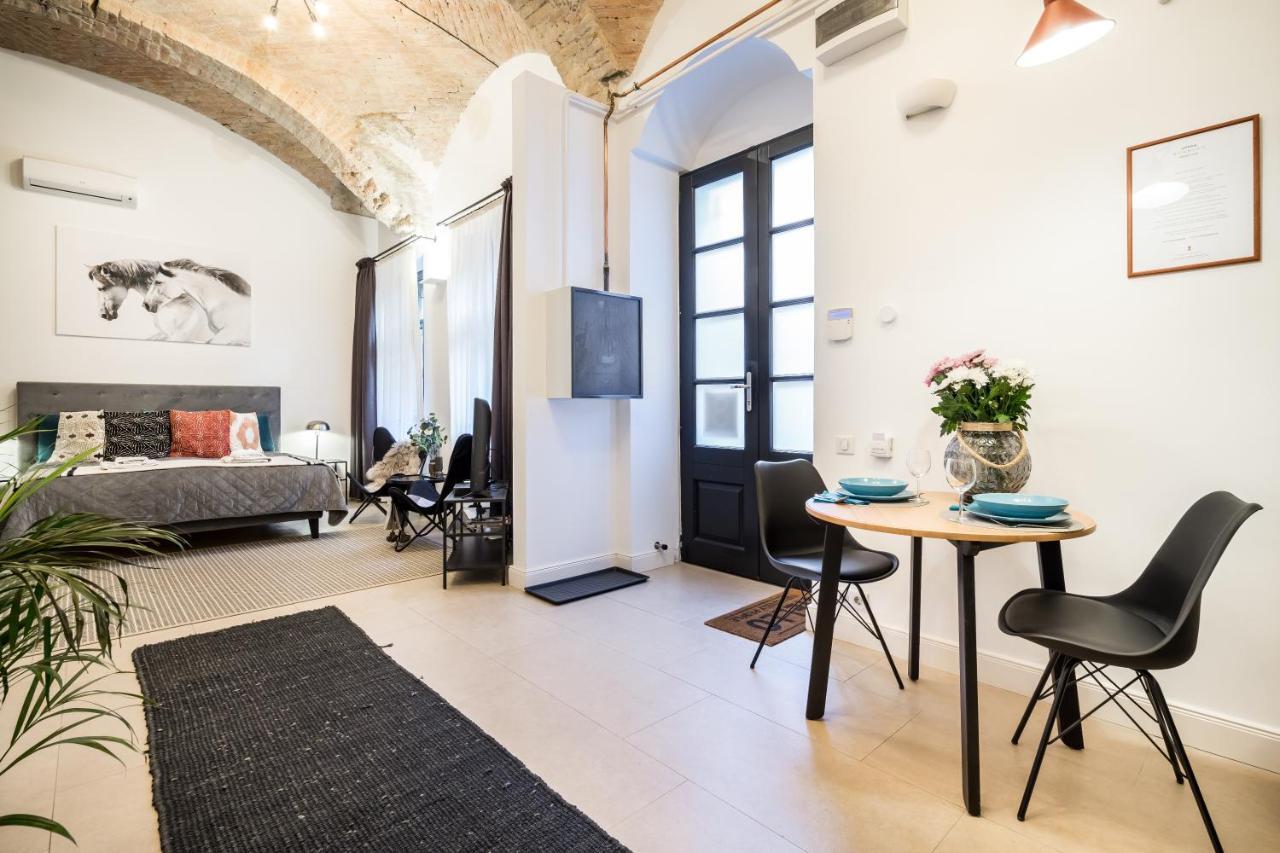 Urban Stable Luxury Apartments 布达佩斯 外观 照片
