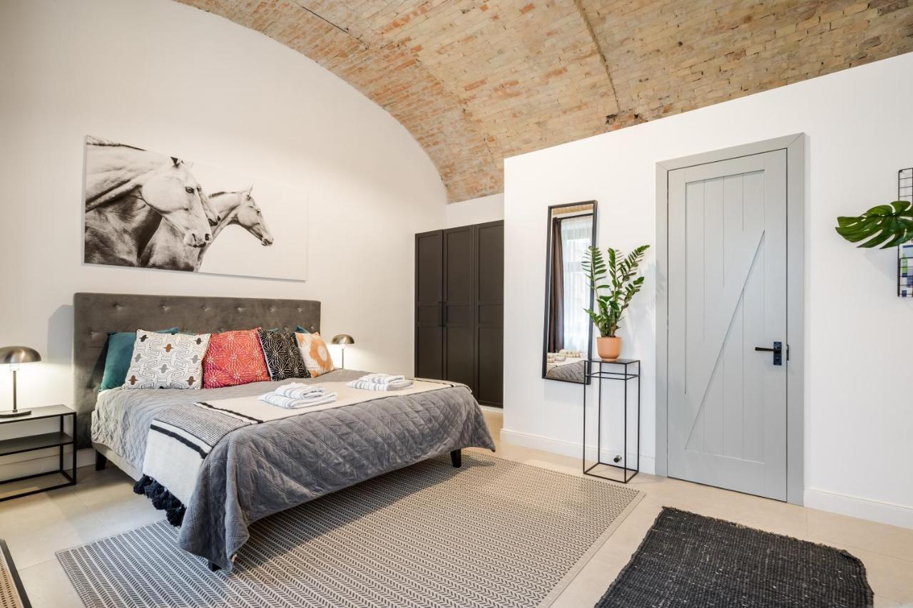 Urban Stable Luxury Apartments 布达佩斯 外观 照片