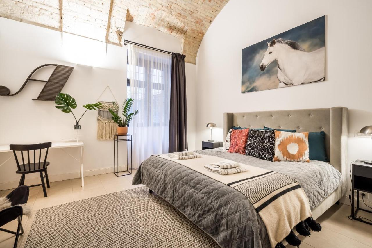 Urban Stable Luxury Apartments 布达佩斯 外观 照片